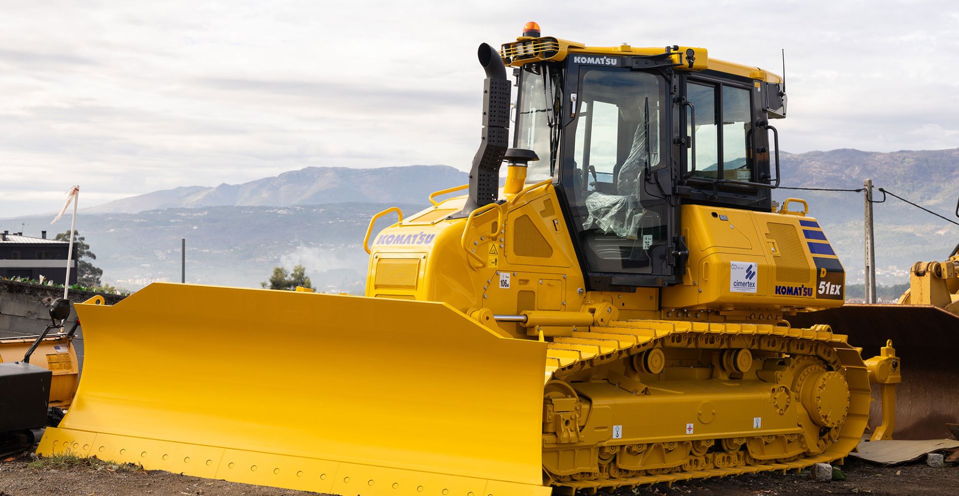 Município adquire máquina de rastos para reforçar combate a incêndios rurais